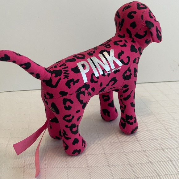 Free bundle of 3 read PINK Victoria’s Secret Dog leopard print FOREVER - Picture 4 of 8